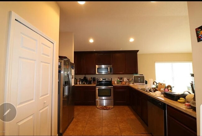 Photo - 8 Tuscany Bend St House