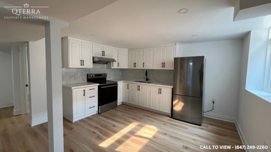 Building Photo - 116 Lindsay Crt