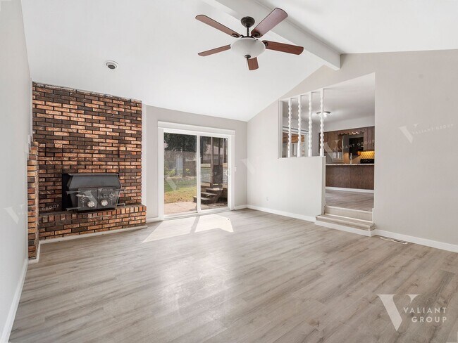 Foto del edificio - Charming Three-Bedroom, Two-Bathroom Ranch...