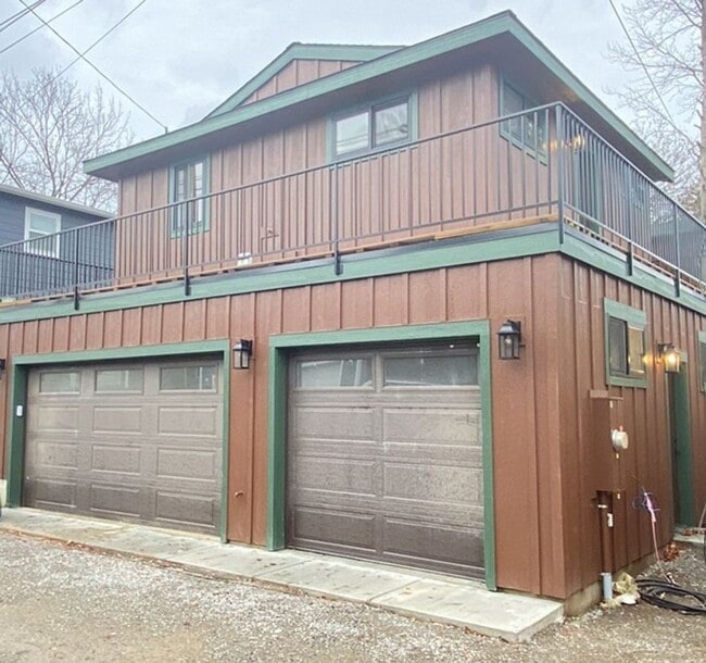 Building Photo - Adorable one bedroom one bathroom ADU!
