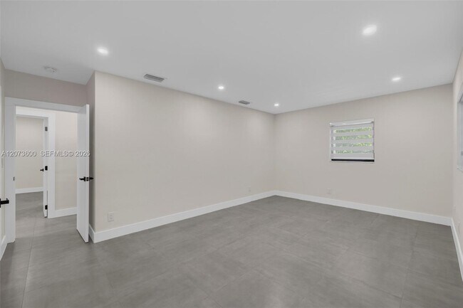 Building Photo - 345 Sarto Ave