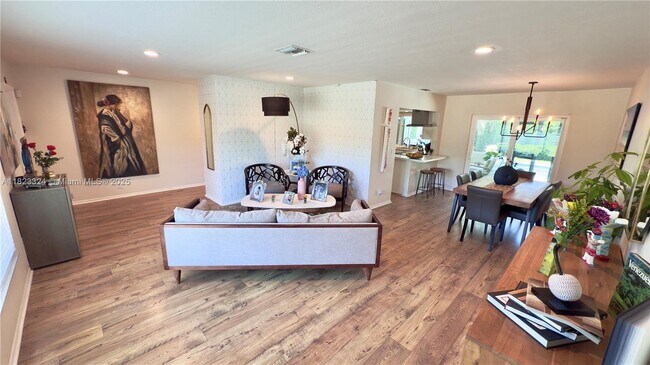 Foto del edificio - 2411 NW 31st St