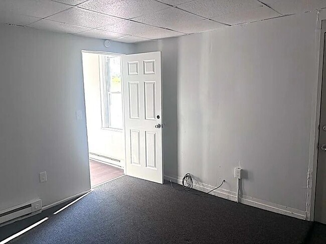Foto del edificio - Renovated 1-Bedroom Apartment | Available Now | Housing Vouchers Accepted