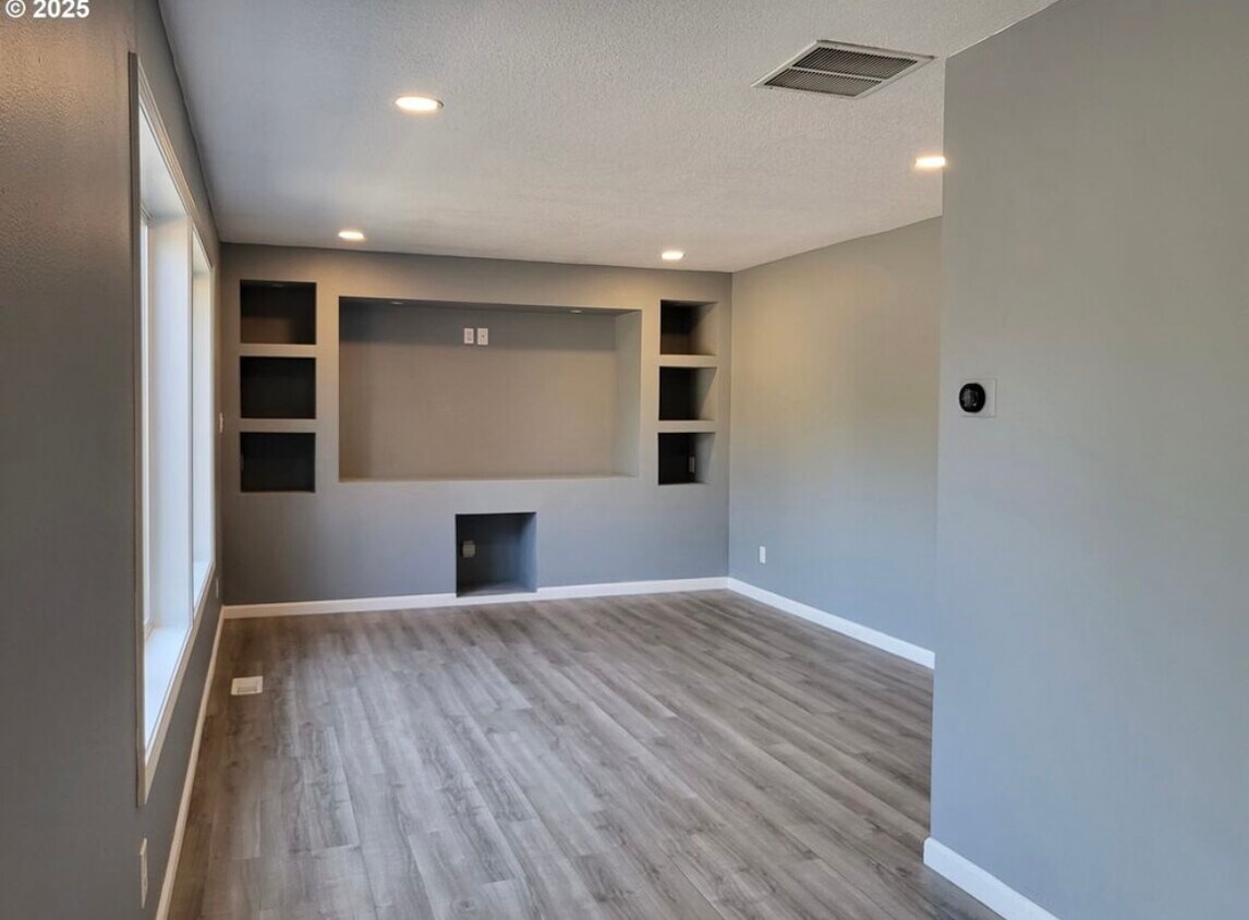 Photo - 2114 SE 60th Ave (Hillsboro, OR)