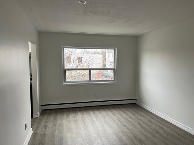 Photo du bâtiment - 21 Stirling Ave S