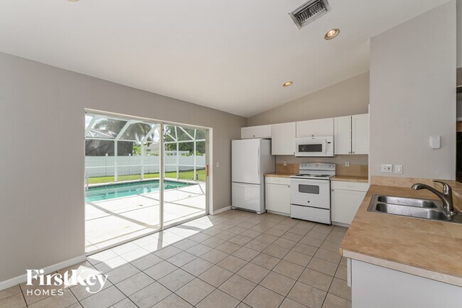 Foto del edificio - 801 SW 4th Pl