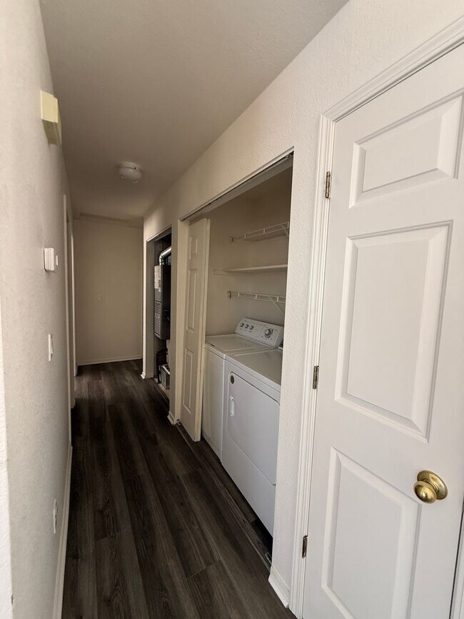 Foto del edificio - 6408 Aleut Ct