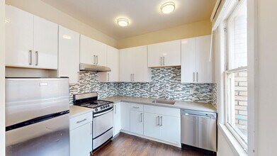 Building Photo - 555 Eddy St