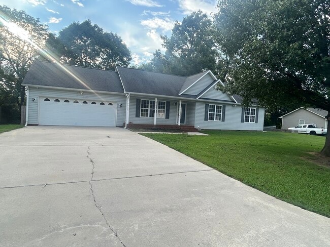 Building Photo - 5 Braxton Ln
