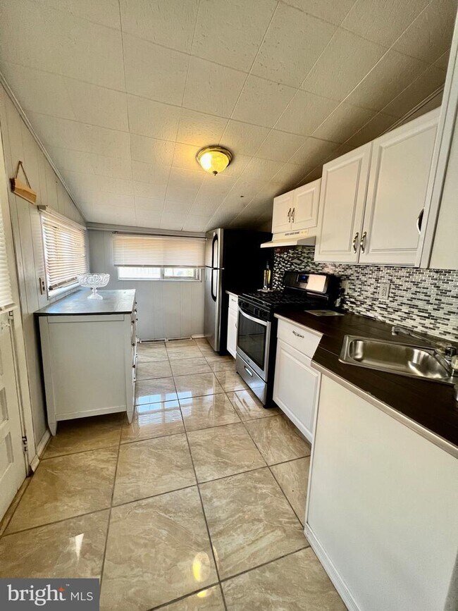 Cocina - 1405 Cotton St