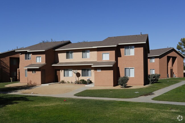 Foto del edificio - Thunderbird Apartments