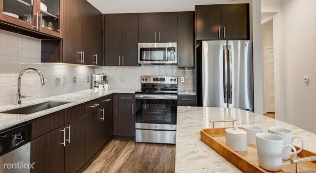 Foto del edificio - 18060 Tuscany Stone