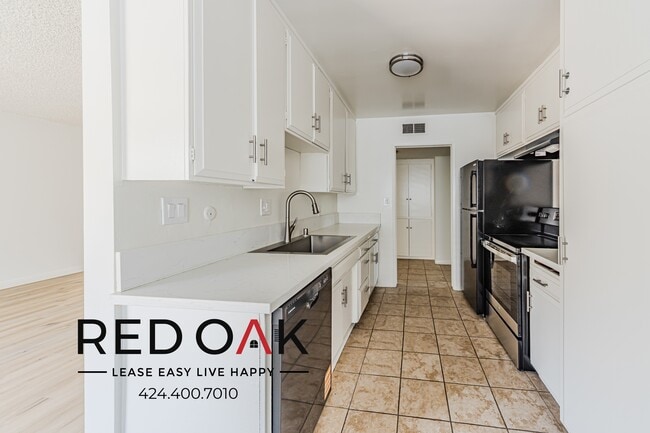 Foto del edificio - 10741 Moorpark St