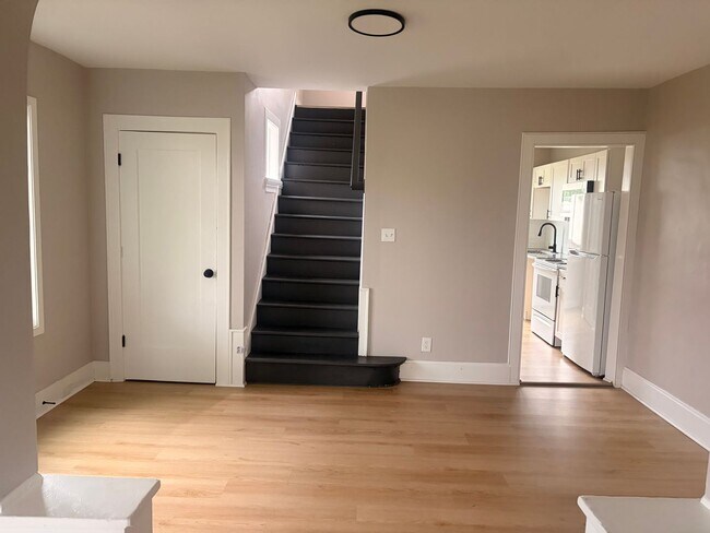 Foto del edificio - Newly Updated 2-Bedroom, 1 bath | Modern Finishes | $1,250/Month