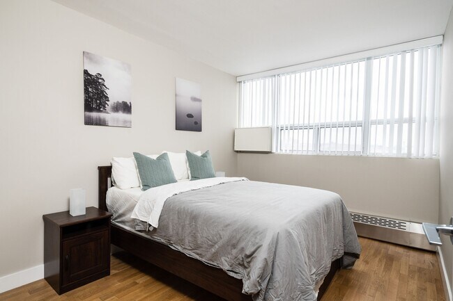 Photo du bâtiment - 730 St Clarens Ave