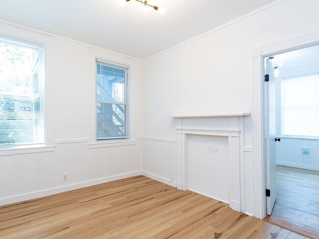 Building Photo - 840 Summer St
