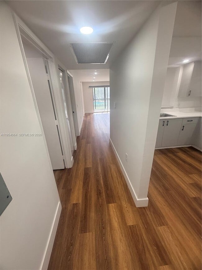 Foto del edificio - 12650 SW 15th St