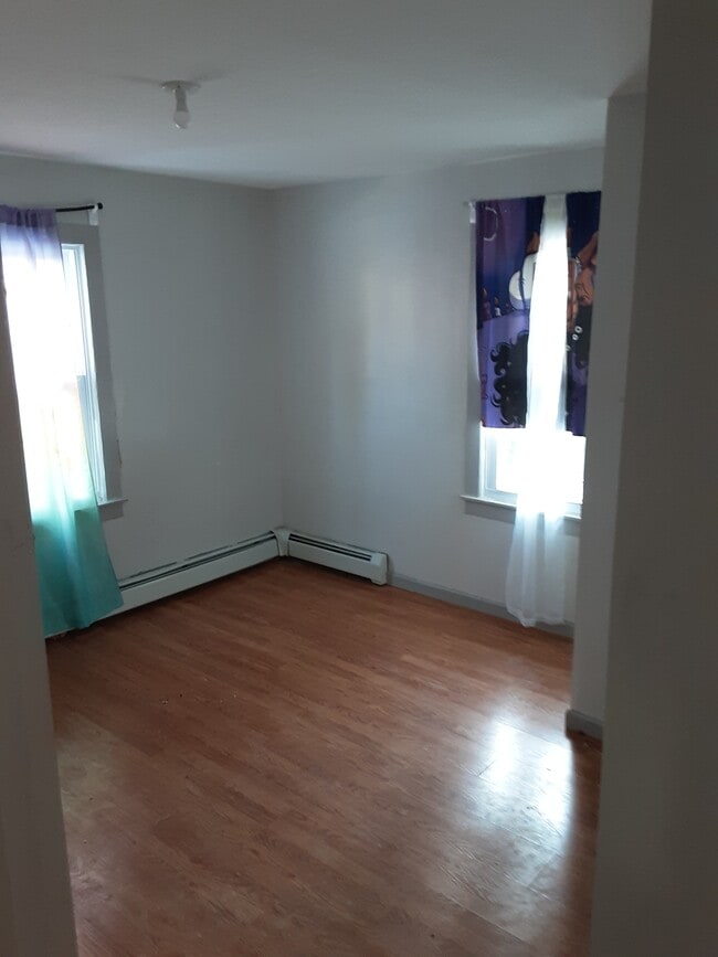 Foto del edificio - 32 Highland Dr