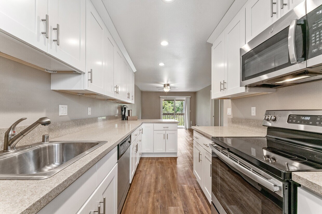 Vista Creek Apartments Apartments 22432 Center St Castro Valley, CA