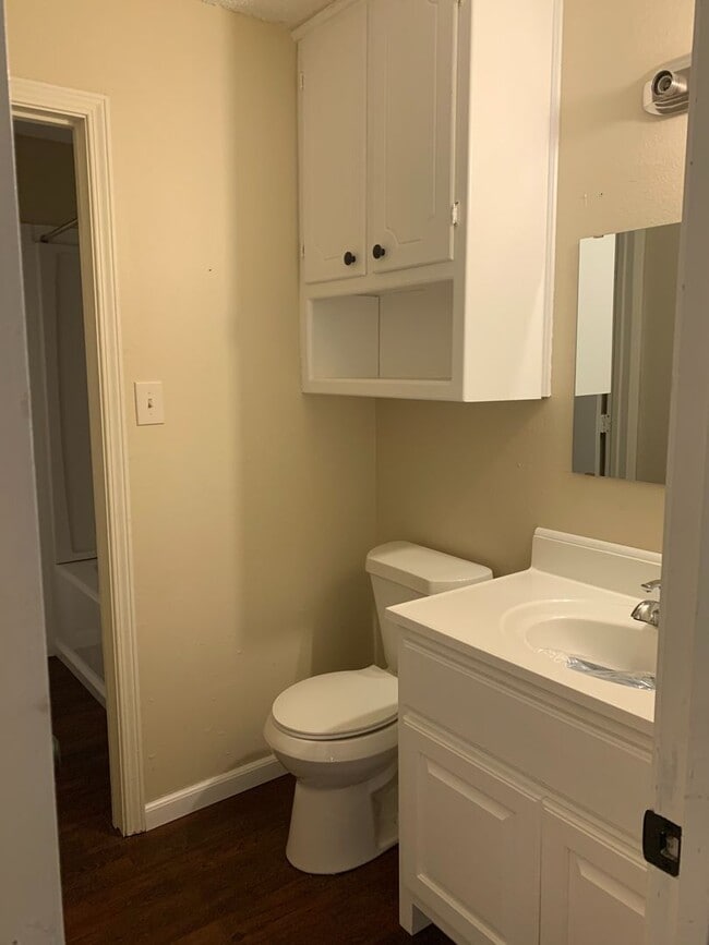 Building Photo - 2/1.5 Fenced yard, pet friendly, PHISD