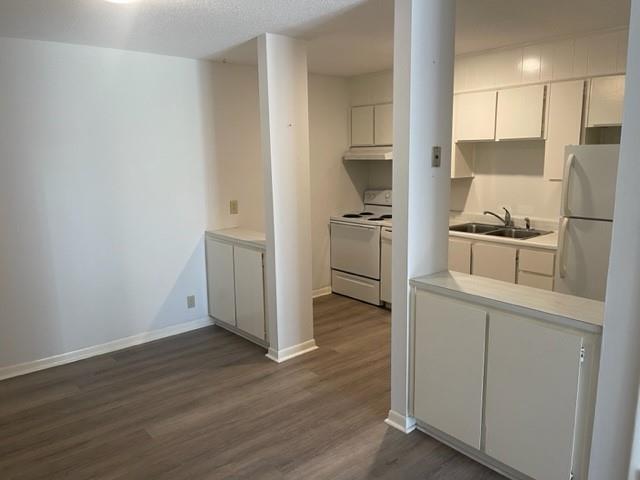 Building Photo - 1121 Beachview Dr