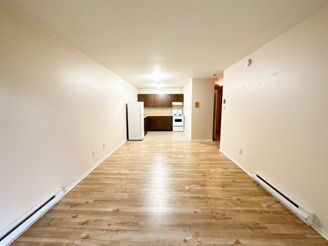 Building Photo - 546 Martha Ave