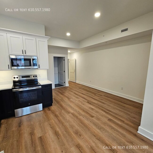 Building Photo - BRAND NEW:  Luxury 1 Bedroom Apartment in ...