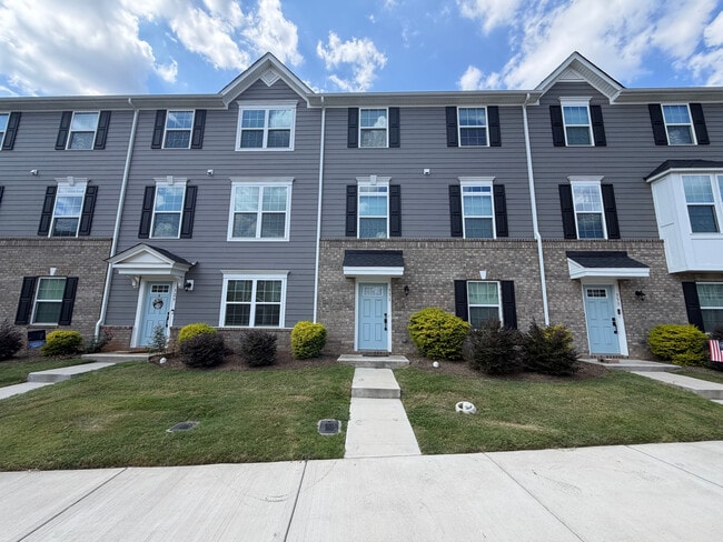 Building Photo - Room in Townhome on Cramerton Mills Pkwy