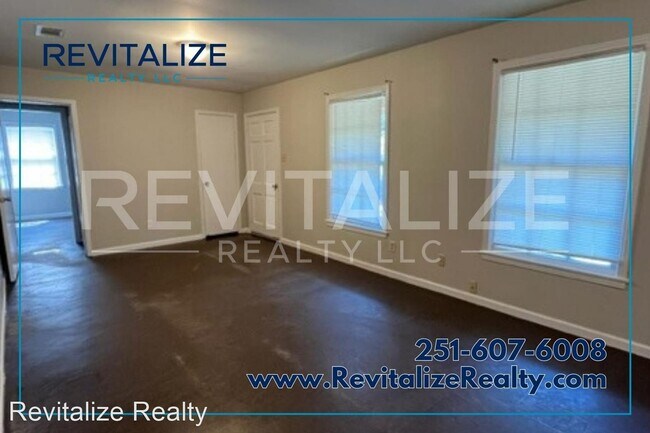 Building Photo - 3 br, 1 bath House - 511 Woodlore Dr