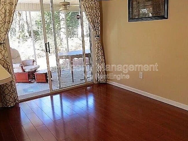 Building Photo - 1100 Elm Hall Cir