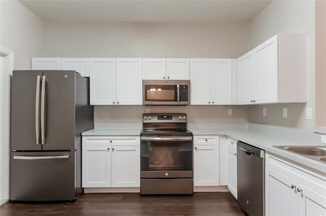 Building Photo - 5205 Eagle Cay Mnr