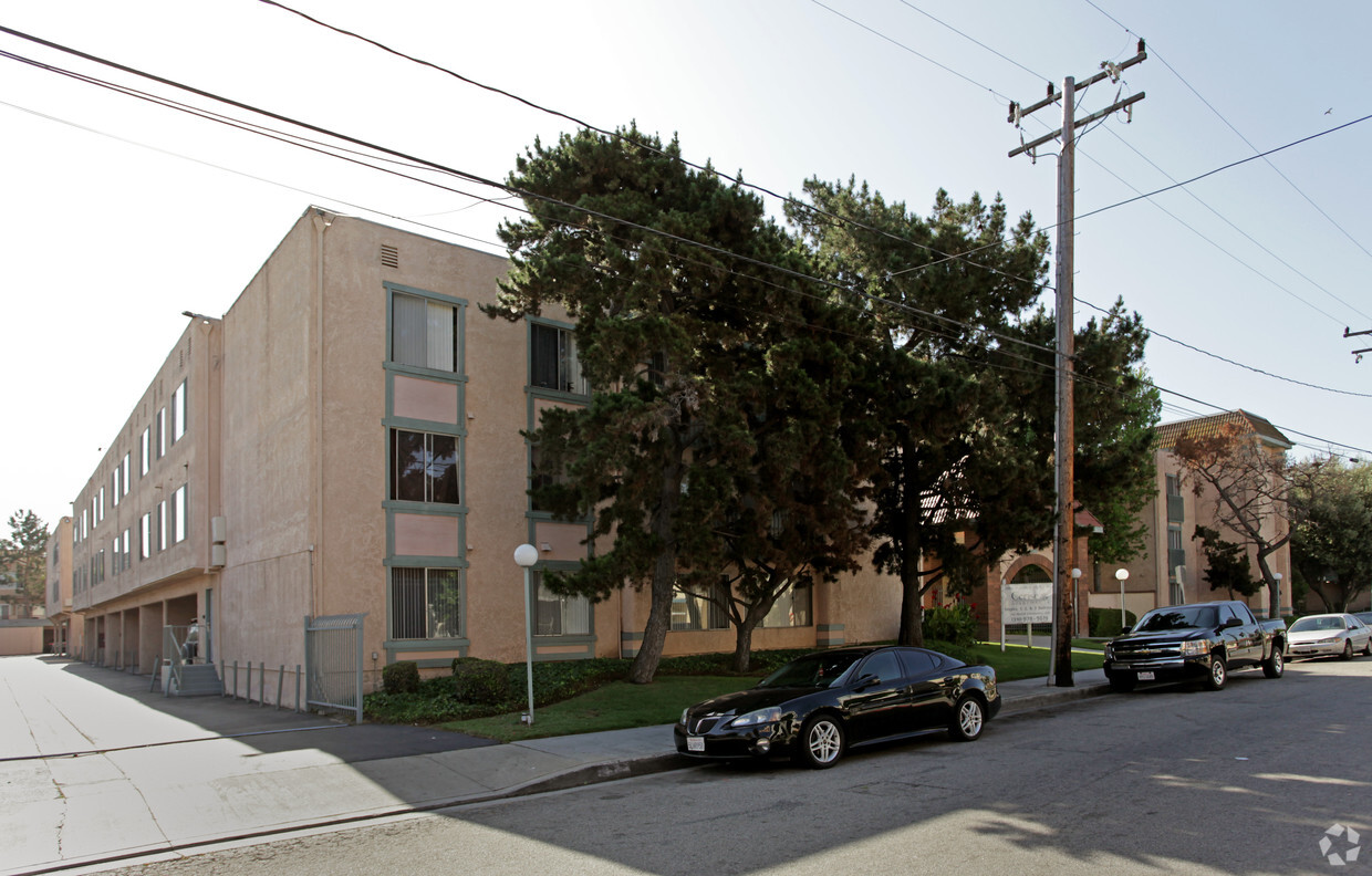 Primary Photo - Cerise Apartments
