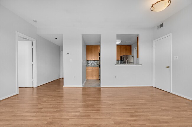 Foto del edificio - 2647 Connecticut Ave NW