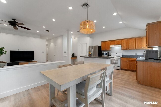 Foto del edificio - 5613 Lomita Verde Cir