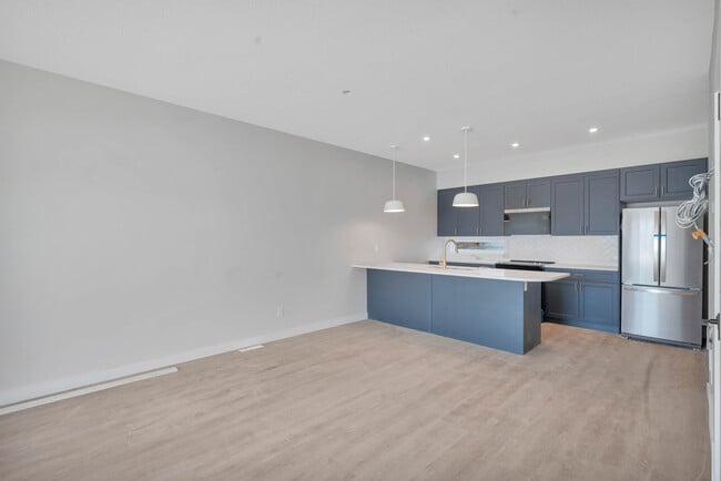 Building Photo - 15211 109 Ave NW