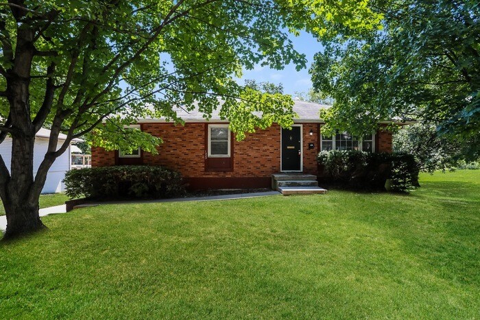Primary Photo - 3 Bedroom Raised Ranch in Independence, MO!