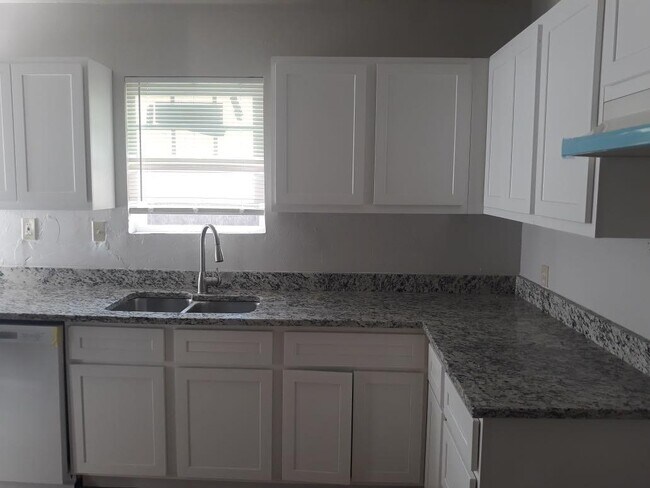 Foto del edificio - 627 SE 22nd St