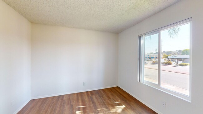 Interior Photo - Huntington Vista