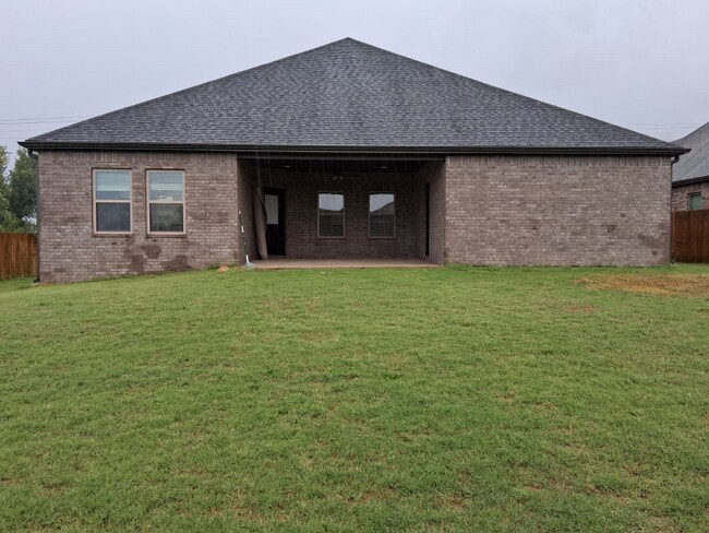 Building Photo - 1971 Edgewood Rd