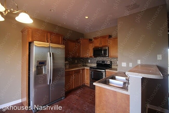 Building Photo - 2 br, 2.5 bath House - 520 Pippin Dr