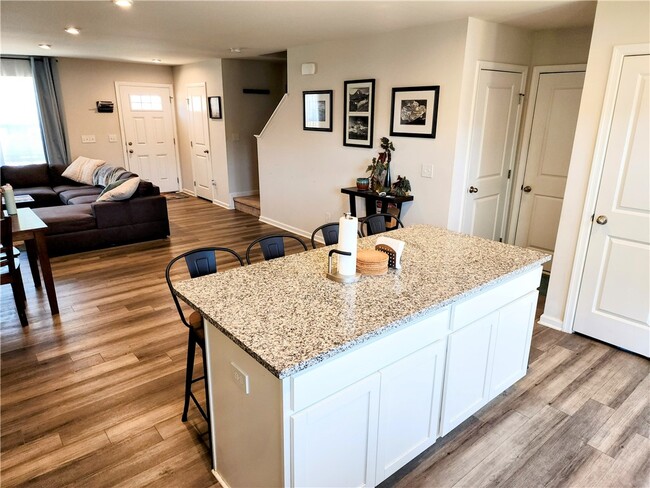 Foto del edificio - 129 Queens Mill Ct