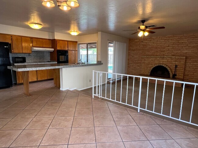 Foto del edificio - Tempe 3 Bed, 2 Bath - Pool and Single Story