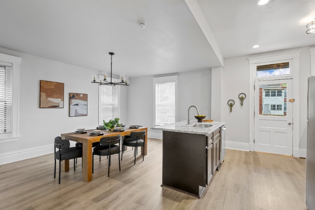 Foto del edificio - 6014 Westminster Pl