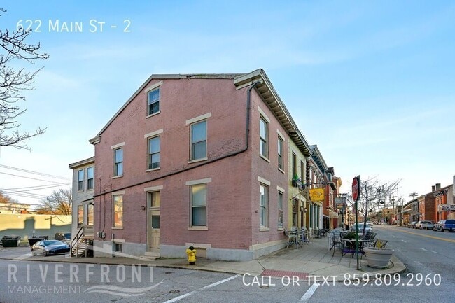 Building Photo - 622 Main St