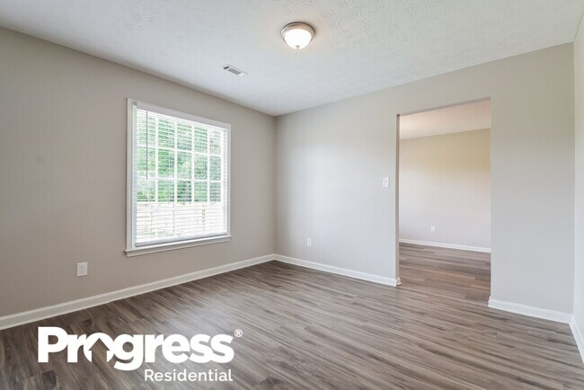 Building Photo - 295 Winona Dr