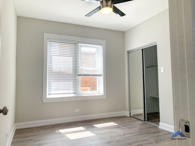 Building Photo - 3319 N Karlov Ave