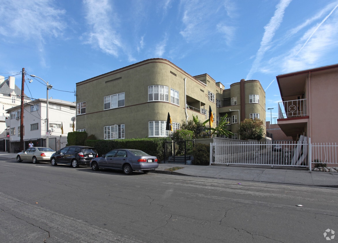 Primary Photo - 1716-1722 N Serrano Ave