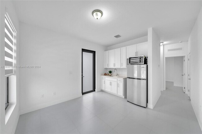 Building Photo - 14437 SW 19th St