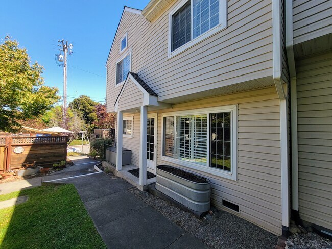 Foto del edificio - 120 Golden Ridge Ave