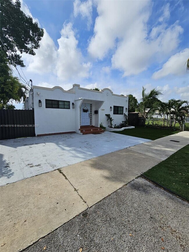 Building Photo - 3438 NW 15th St